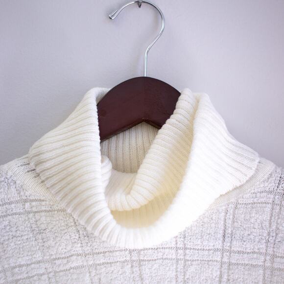 Vintage Boucle Cowl Neck Sweater White Size Small - Picture 3 of 8